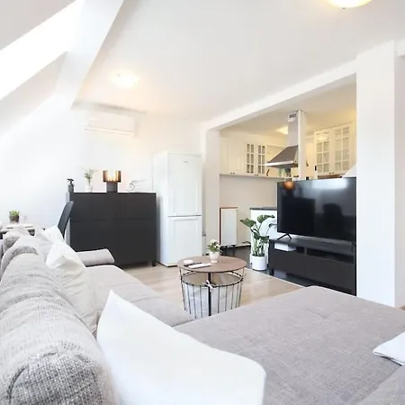 Old Town Sunrise Apartment Bratislava