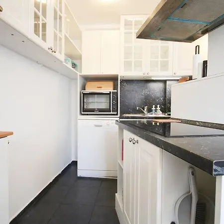 Old Town Sunrise Apartment *